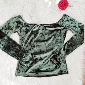 Silence & Noise Green Velvet Off Shoulder Top Med